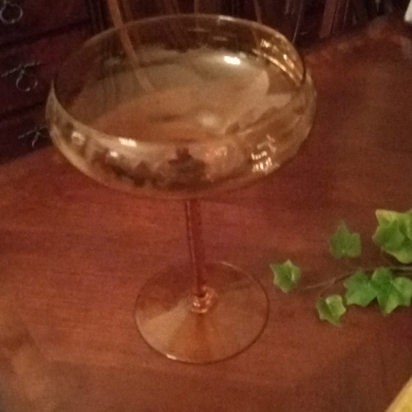 Unique Glass Champagne 🍾🍾 with awesome Glass serving  plate!! - Picture 6 of 10
